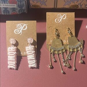 2 Pairs of country earrings pink and white HOWDY 🤠 and gold bling cowgirl hats
